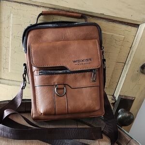Unisex Tan Leather Messenger Bag for Men or Women
